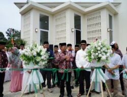 Maulana Resmikan Masjid Faid 