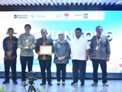 Ditengah Kesibukan Giat Lemhanas, Maulana Menyempatkan diri Mempresentasikan Prestasi Jambi dan di Ganjar Penghargaan Oleh I-SIM